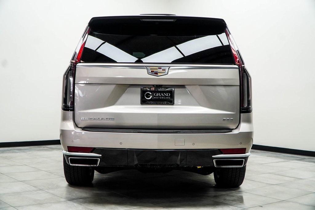 used 2021 Cadillac Escalade ESV car, priced at $60,399