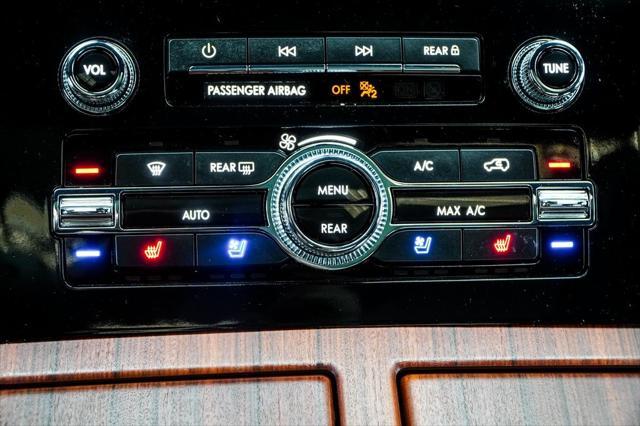 used 2024 Lincoln Navigator car, priced at $82,999