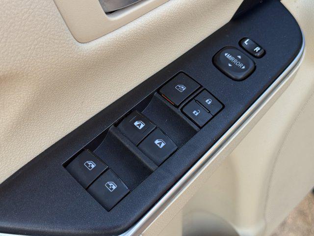 used 2015 Toyota Camry Hybrid car, priced at $6,000