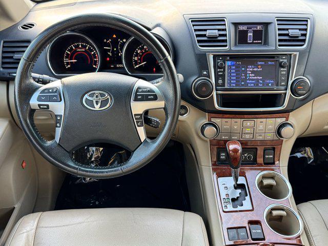 used 2013 Toyota Highlander car, priced at $15,900