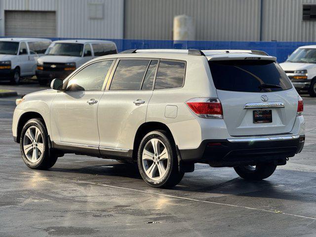 used 2013 Toyota Highlander car, priced at $15,900