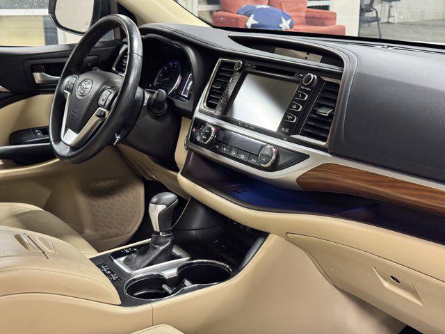 used 2017 Toyota Highlander car, priced at $21,900