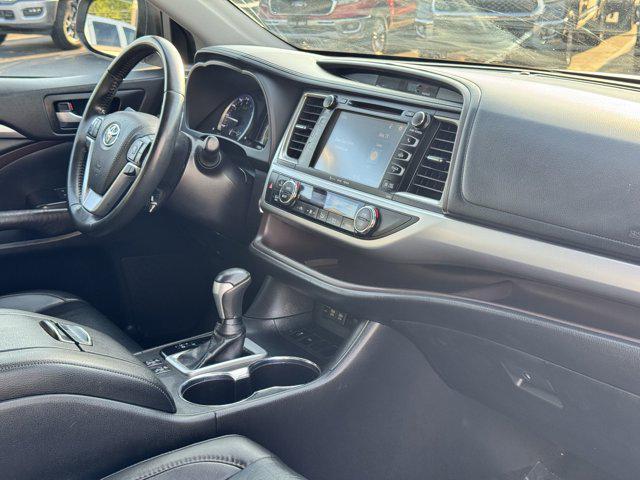 used 2019 Toyota Highlander car, priced at $20,400