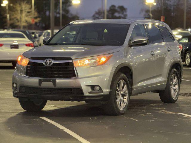 used 2015 Toyota Highlander car, priced at $16,800