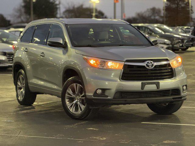 used 2015 Toyota Highlander car, priced at $16,800