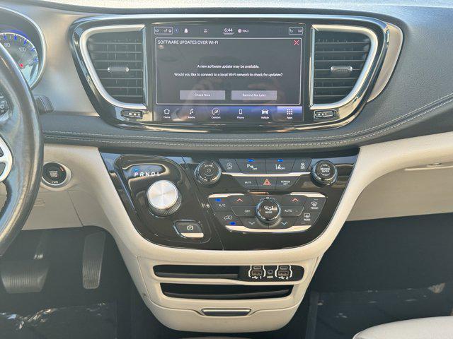 used 2021 Chrysler Pacifica car, priced at $18,600