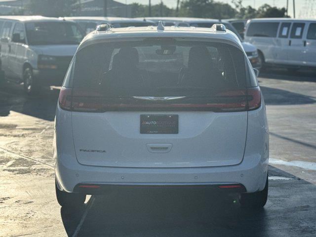 used 2021 Chrysler Pacifica car, priced at $18,600