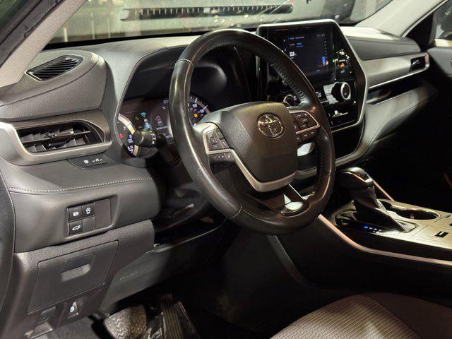 used 2023 Toyota Highlander car, priced at $24,500