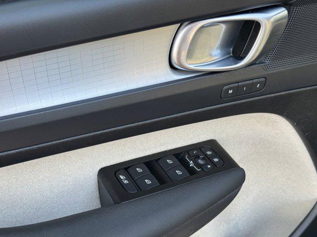 used 2021 Volvo XC40 car, priced at $18,500