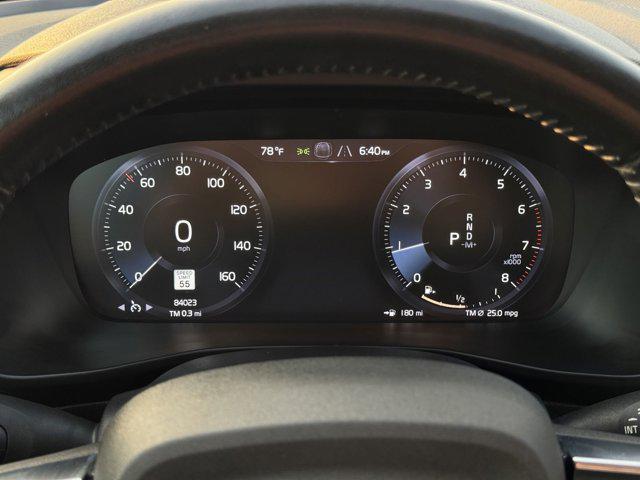 used 2021 Volvo XC40 car, priced at $18,500