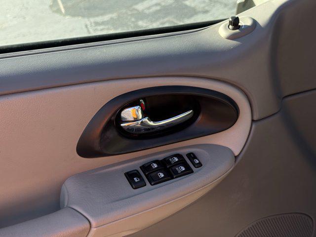 used 2005 Chevrolet TrailBlazer car, priced at $6,200