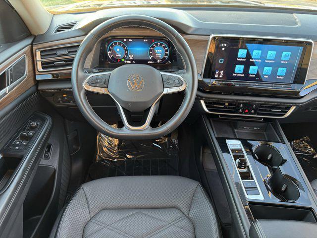 used 2024 Volkswagen Atlas car, priced at $25,900