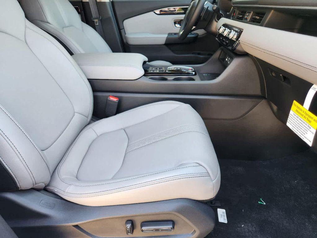 new 2025 Honda Pilot car, priced at $44,995