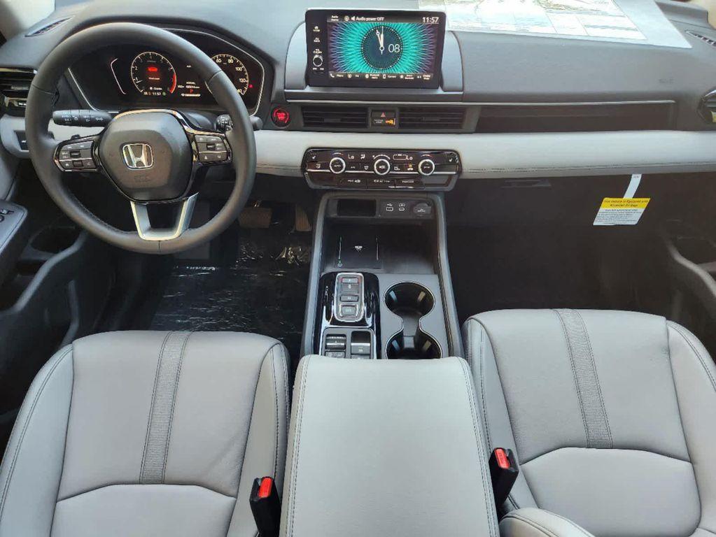 new 2025 Honda Pilot car, priced at $44,995