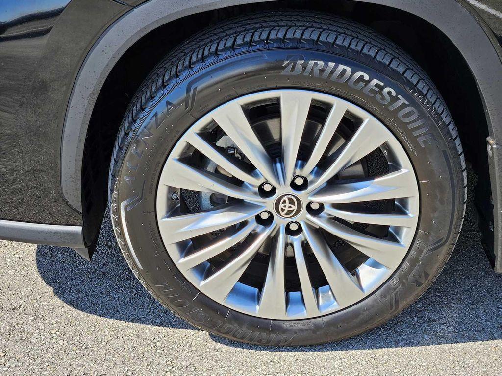 used 2024 Toyota Highlander Hybrid car, priced at $53,174