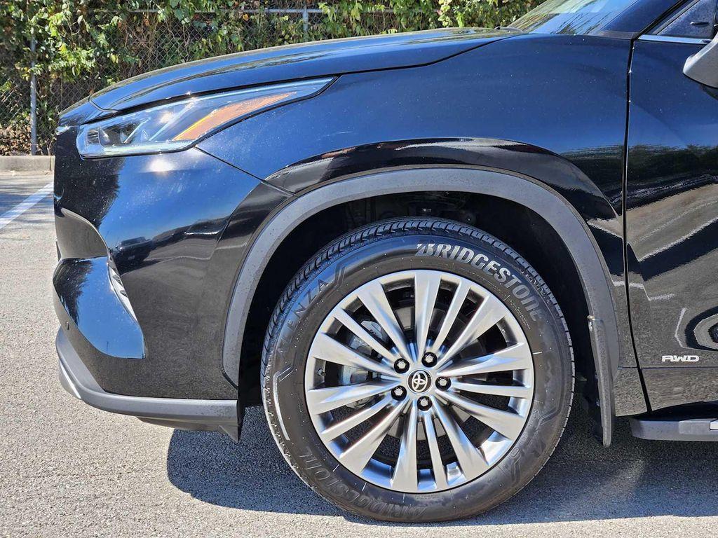 used 2024 Toyota Highlander Hybrid car, priced at $53,174