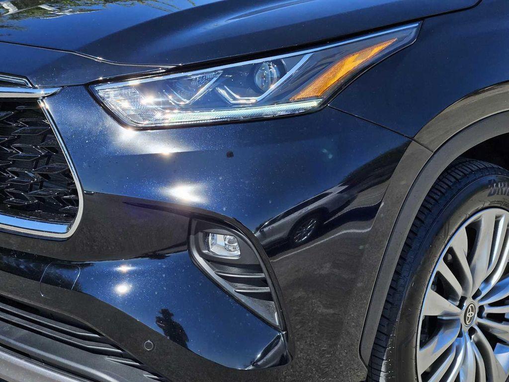 used 2024 Toyota Highlander Hybrid car, priced at $53,174