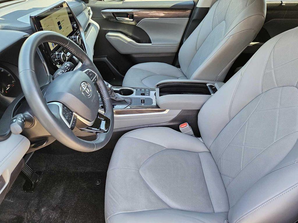 used 2024 Toyota Highlander Hybrid car, priced at $53,174