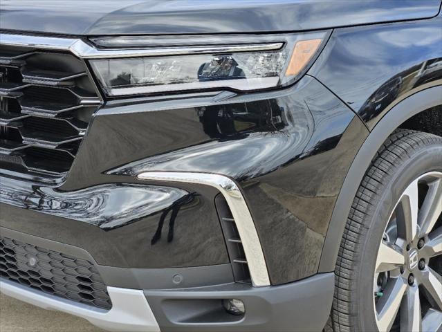 new 2025 Honda Pilot car, priced at $54,530