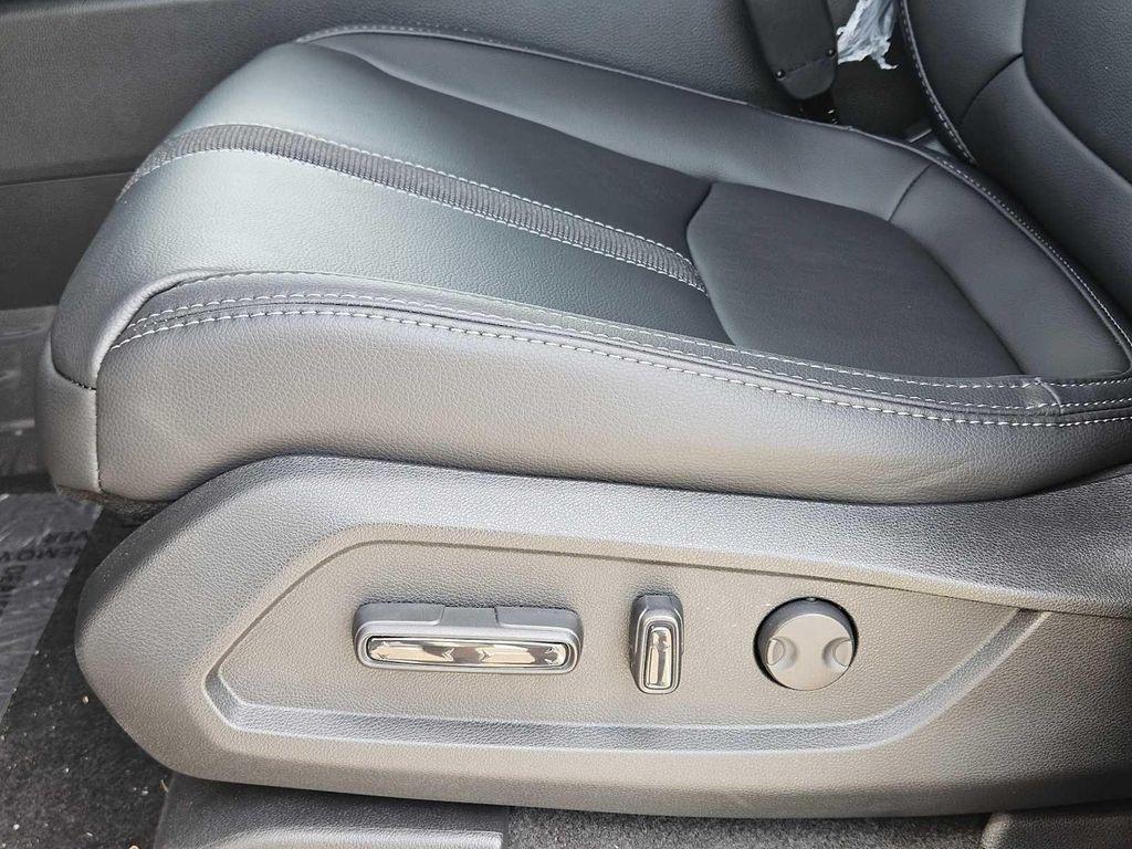 new 2025 Honda Pilot car, priced at $52,280