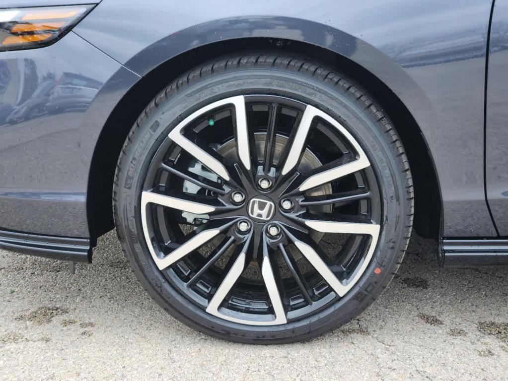 new 2025 Honda Accord Hybrid car, priced at $40,450