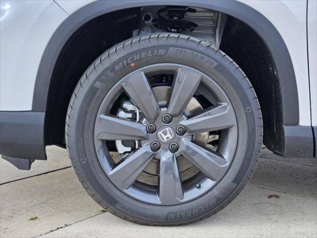 new 2025 Honda Pilot car, priced at $42,105