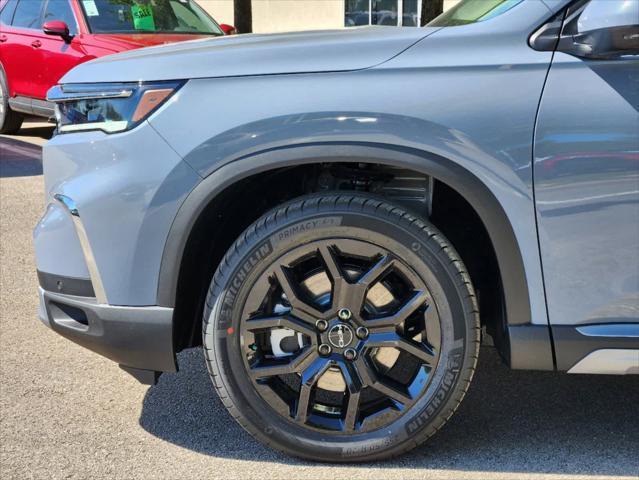 new 2025 Honda Pilot car, priced at $49,405