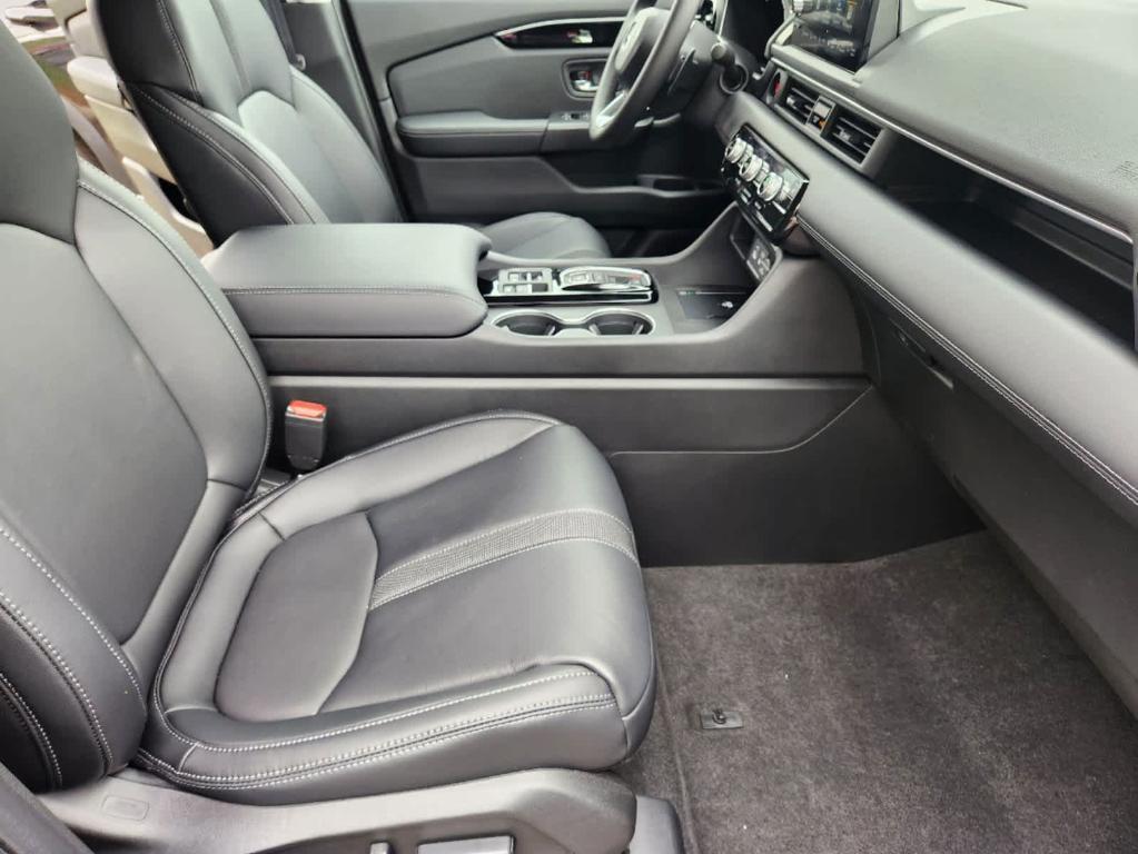 new 2025 Honda Pilot car, priced at $49,405