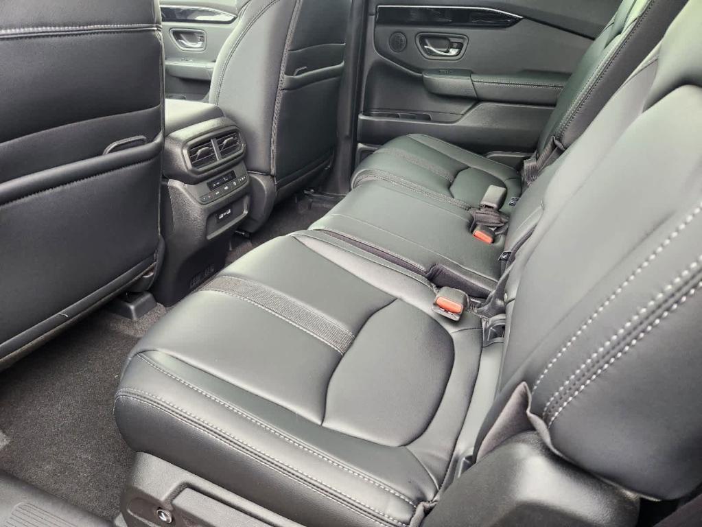new 2025 Honda Pilot car, priced at $49,405