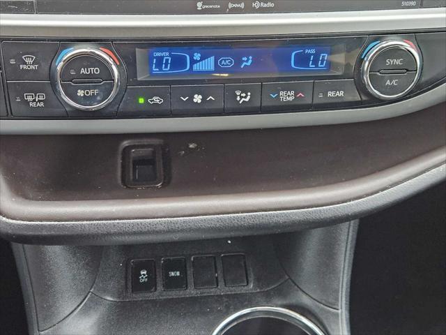 used 2019 Toyota Highlander car, priced at $24,067