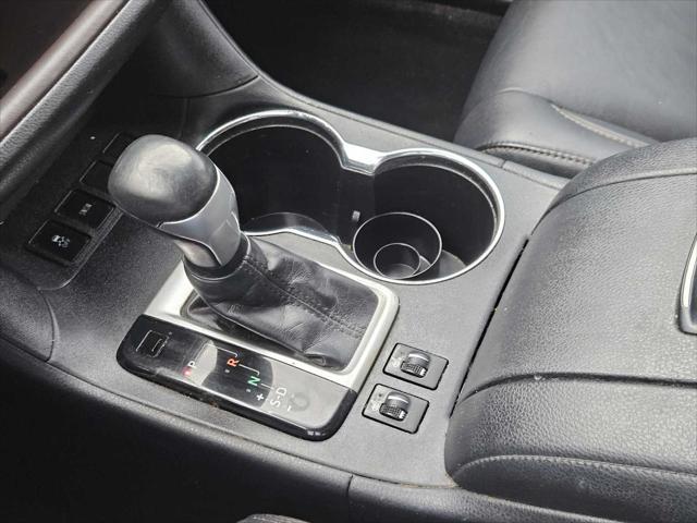 used 2019 Toyota Highlander car, priced at $24,067