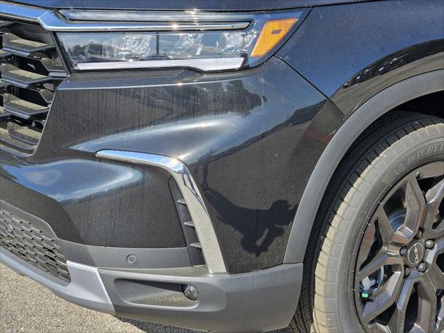 new 2025 Honda Pilot car, priced at $50,850