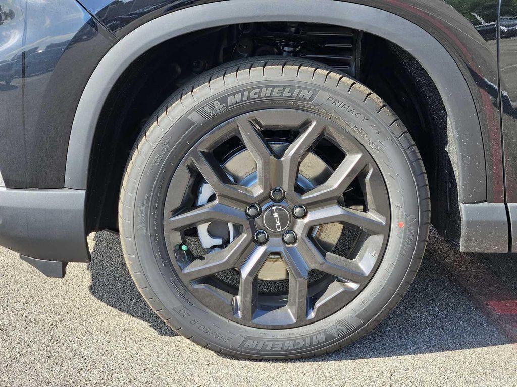 new 2025 Honda Pilot car, priced at $50,850