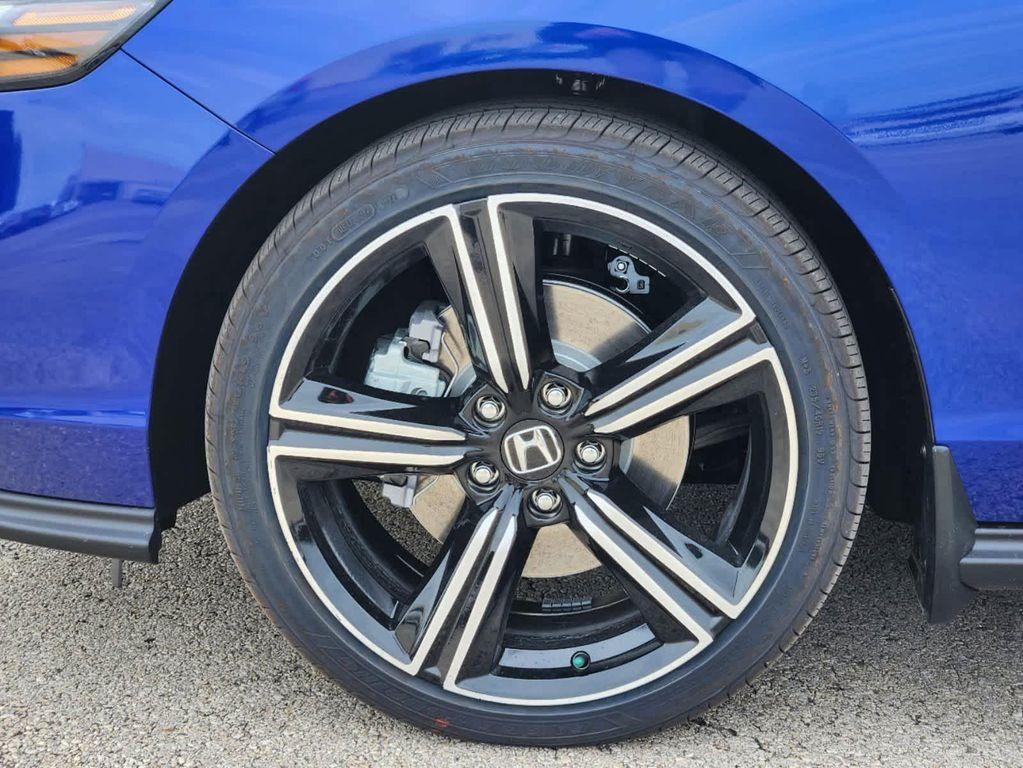 new 2025 Honda Accord Hybrid car, priced at $35,305
