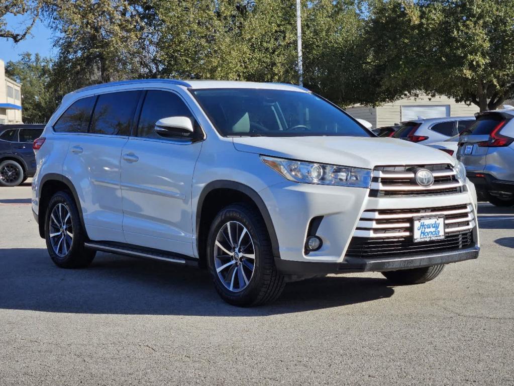 used 2017 Toyota Highlander car, priced at $19,234