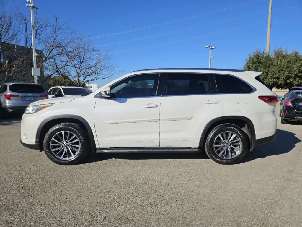 used 2017 Toyota Highlander car, priced at $19,234