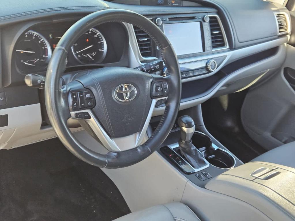 used 2017 Toyota Highlander car, priced at $19,234