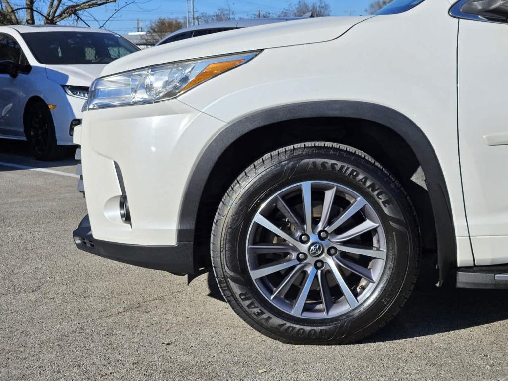 used 2017 Toyota Highlander car, priced at $19,234