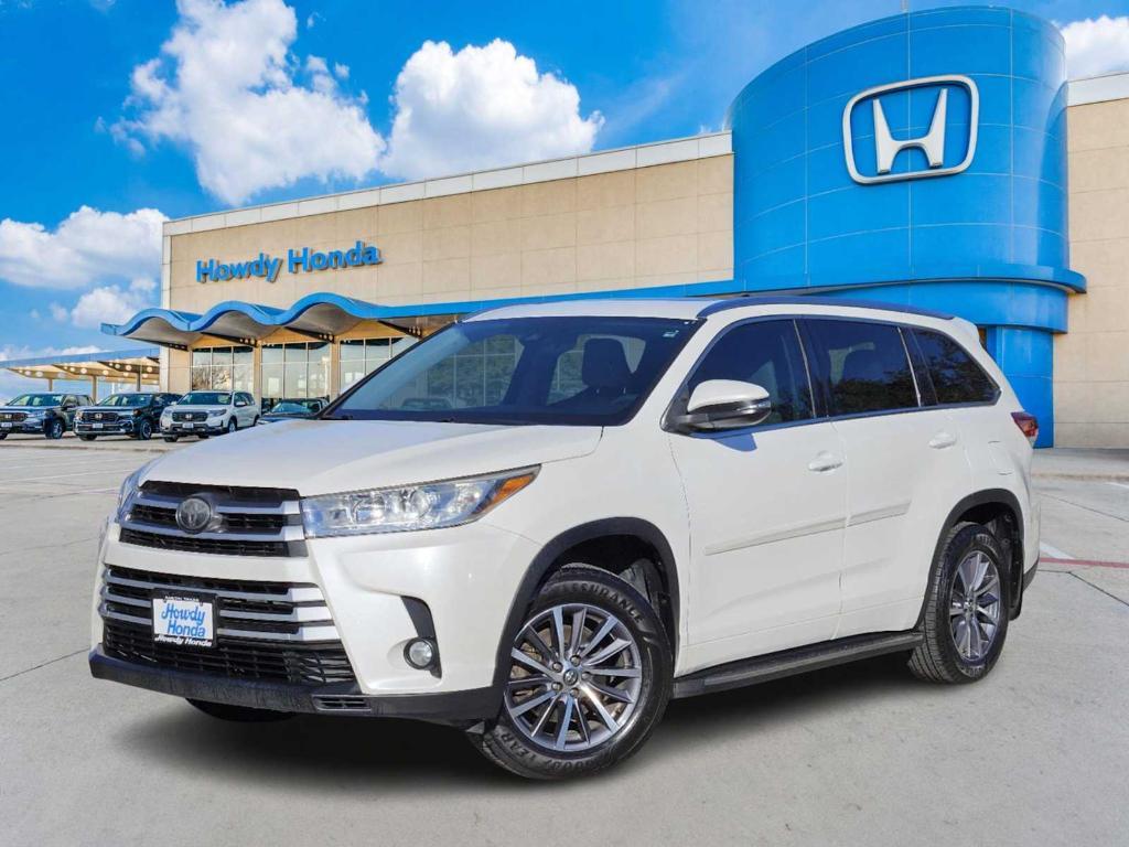 used 2017 Toyota Highlander car, priced at $19,234