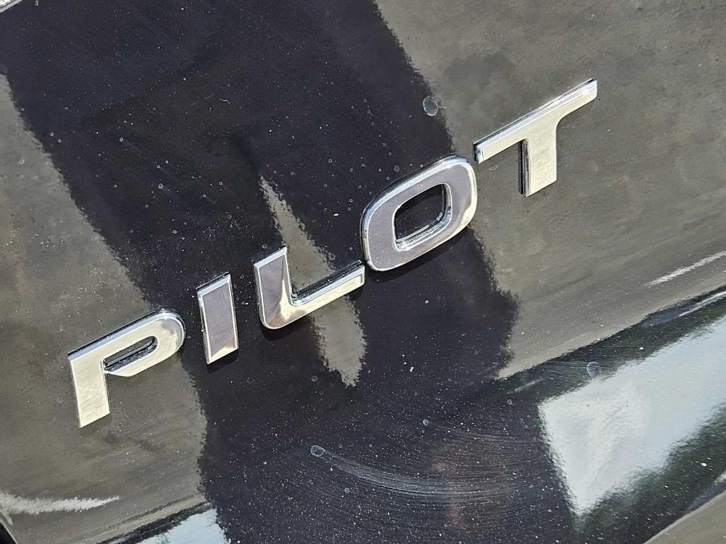 used 2022 Honda Pilot car, priced at $27,664