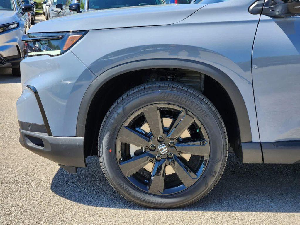 new 2025 Honda Pilot car, priced at $56,530