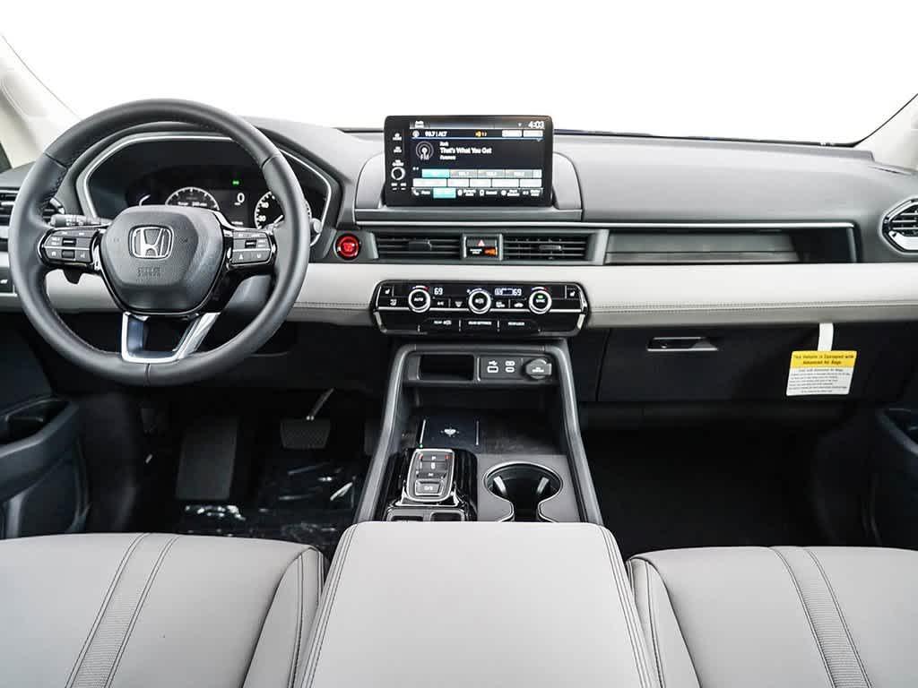 new 2025 Honda Pilot car, priced at $46,430