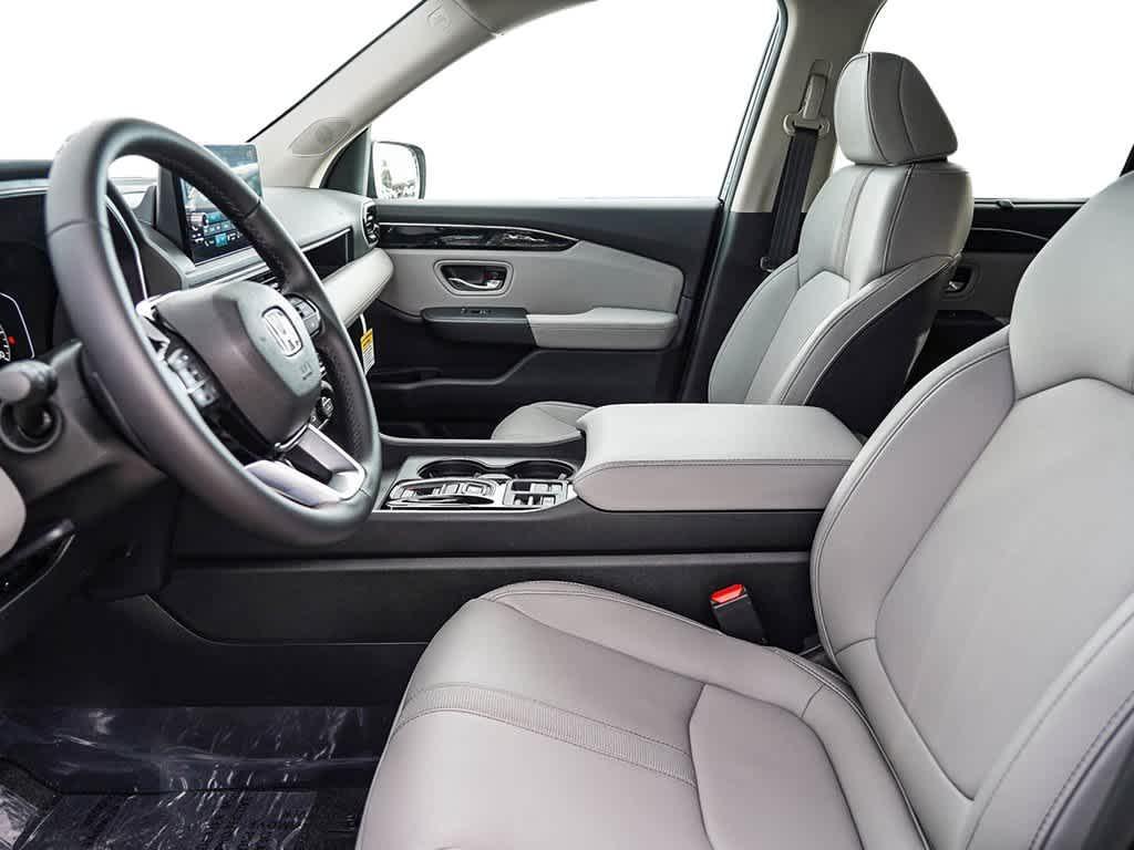 new 2025 Honda Pilot car, priced at $46,430