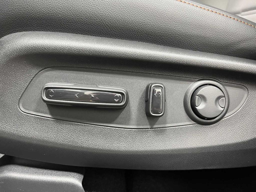 new 2026 Honda CR-V Hybrid car, priced at $43,645