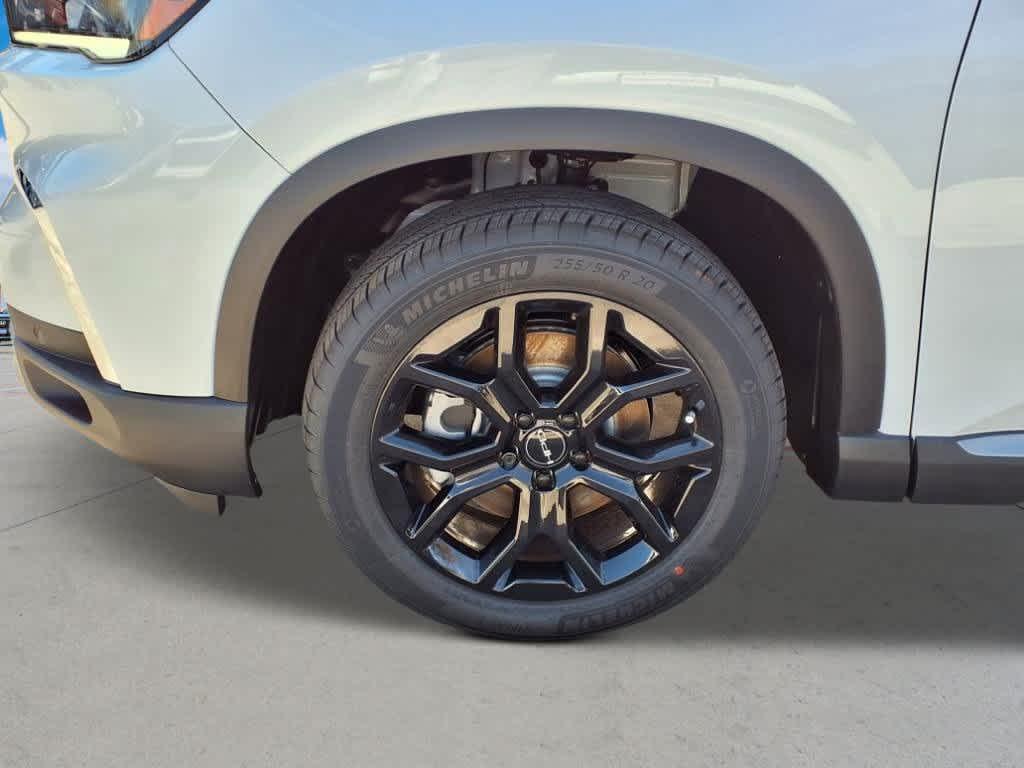 new 2025 Honda Pilot car, priced at $51,350