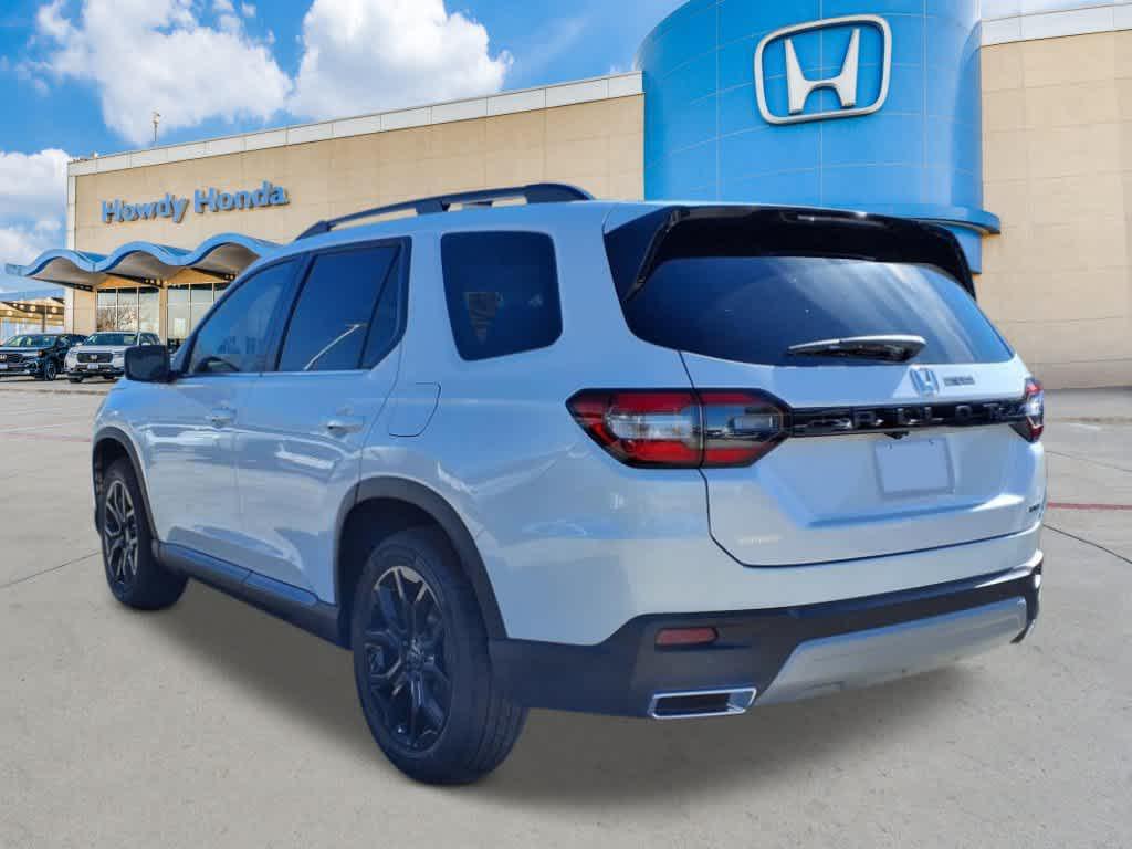 new 2025 Honda Pilot car, priced at $51,350