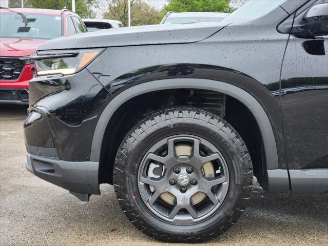 new 2025 Honda Pilot car, priced at $50,850