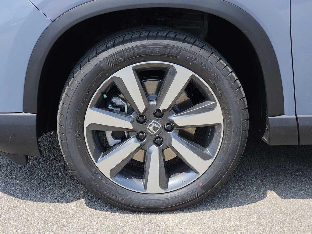 new 2025 Honda Pilot car, priced at $50,135