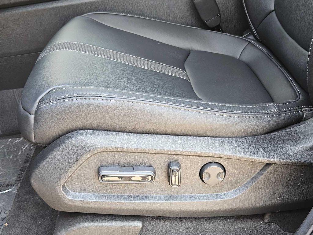 new 2025 Honda Pilot car, priced at $50,135