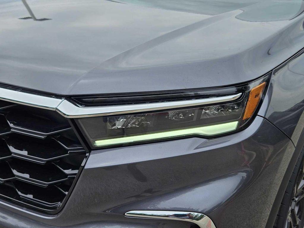 new 2025 Honda Pilot car, priced at $50,850